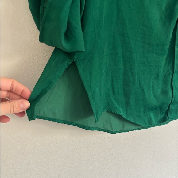 Zara Emerald Green V-Neck Stepped Hem Blouse | Size XL - Picture 6 of 9